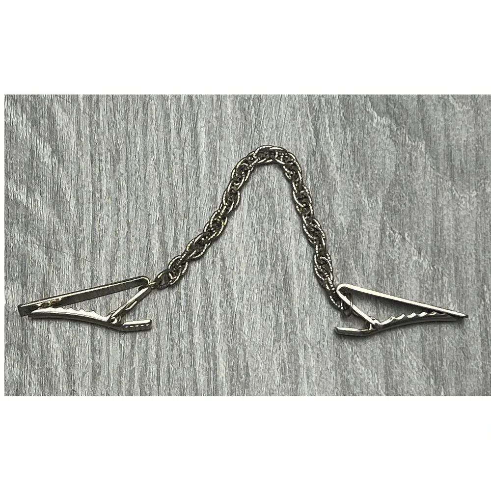 Vintage Silver Tone Textured Bar Sweater Clip Cardigan Guard Rope Chain